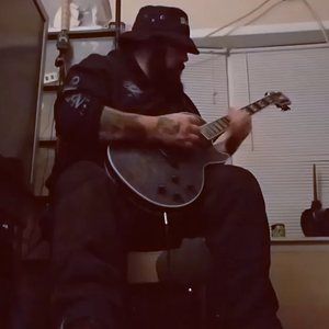 Meet your Posher, Roy